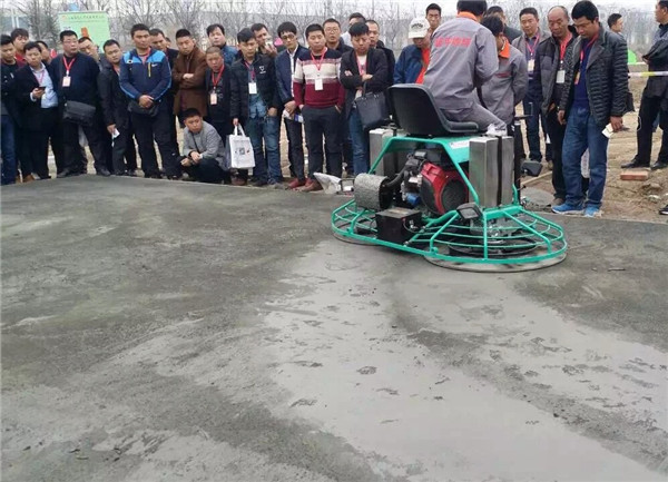 混凝土摊铺地坪 (48)