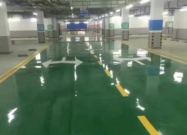 停车场环氧自流平滚涂